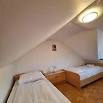 Zupnijski Apartmaji Appartamento