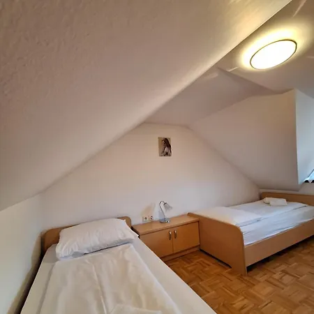 Zupnijski Apartmaji Apartma