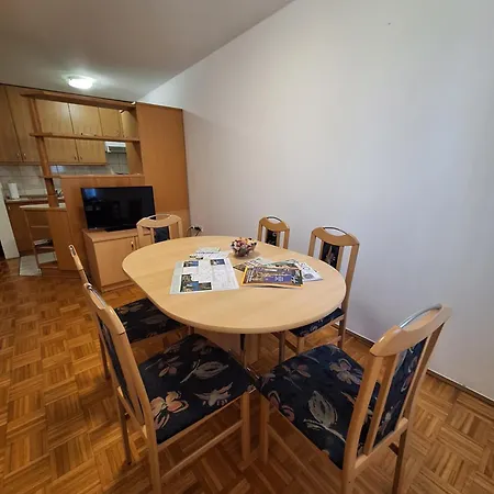 Zupnijski Apartmaji Apartment