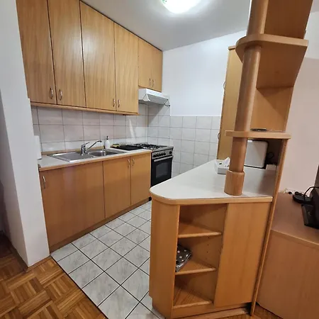 Zupnijski Apartmaji *