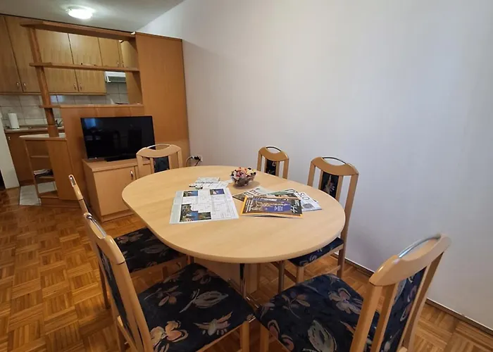 Zupnijski Apartmaji Apartamento