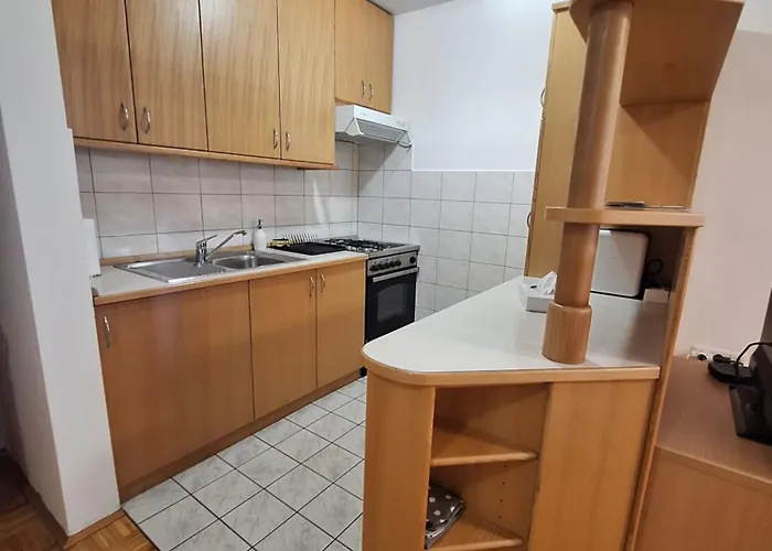 Zupnijski Apartmaji *